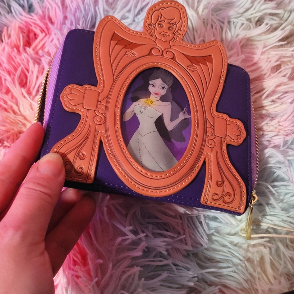 LASRxLoungefly Exclusive Ursula & Vanessa Wallet - Picture 3 of 5